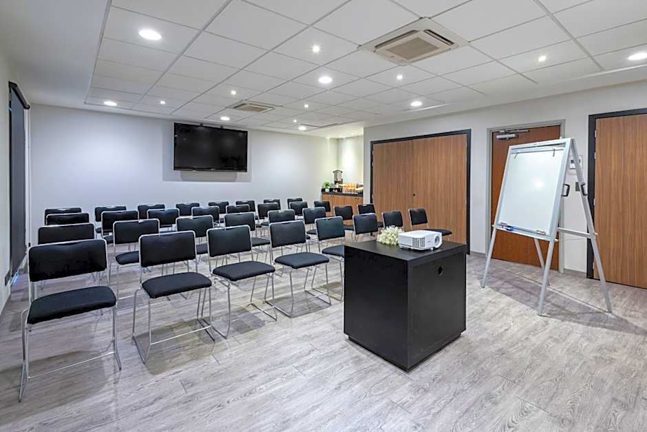 City Express by Marriott Guadalajara Aeropuerto