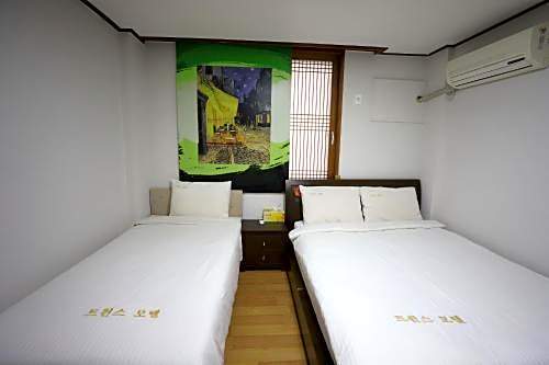 Twins Hotel