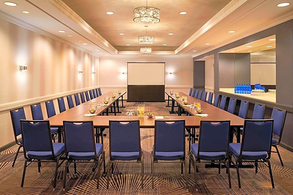 Courtyard by Marriott Toronto Downtown