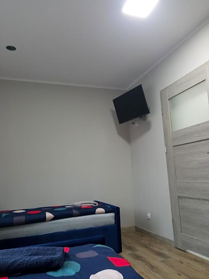 Szafir - NoclegiGrodziskPL