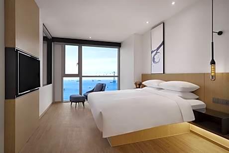 One-Bedroom King Suite - Sea view, High floor