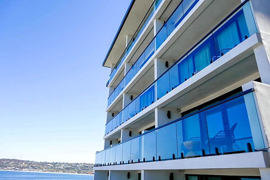 La Jolla Cove Suites