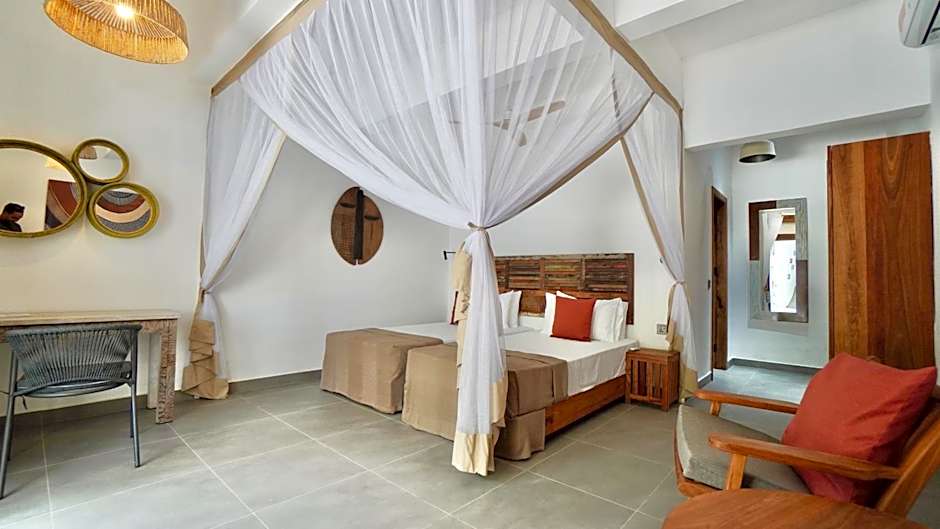 Casa Beach Hotel "Casa Del Mar"