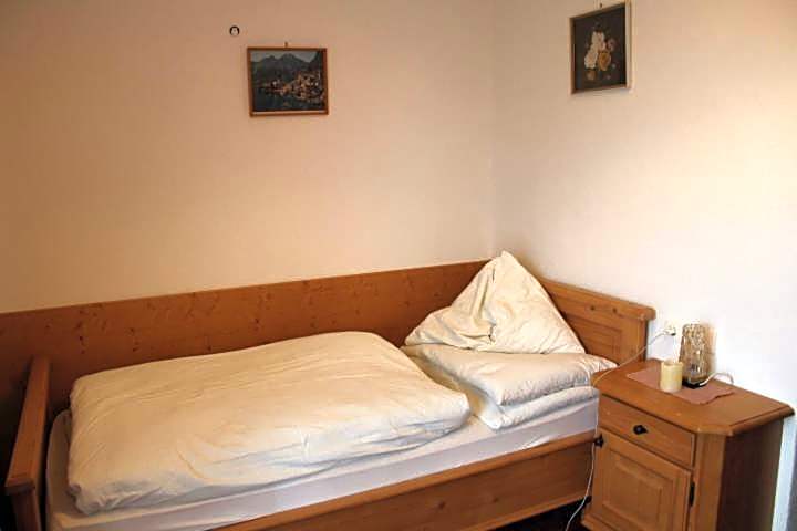 Photo 1 of 3 of Single Room