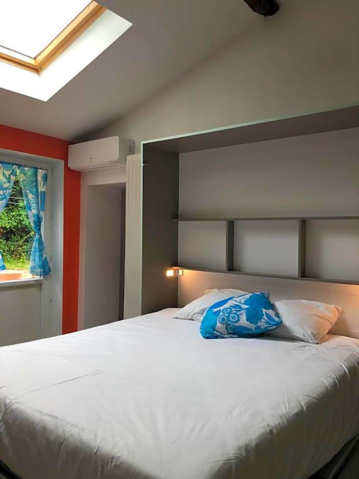 Chambres d'Hôtes L'Ostal de Pombonne