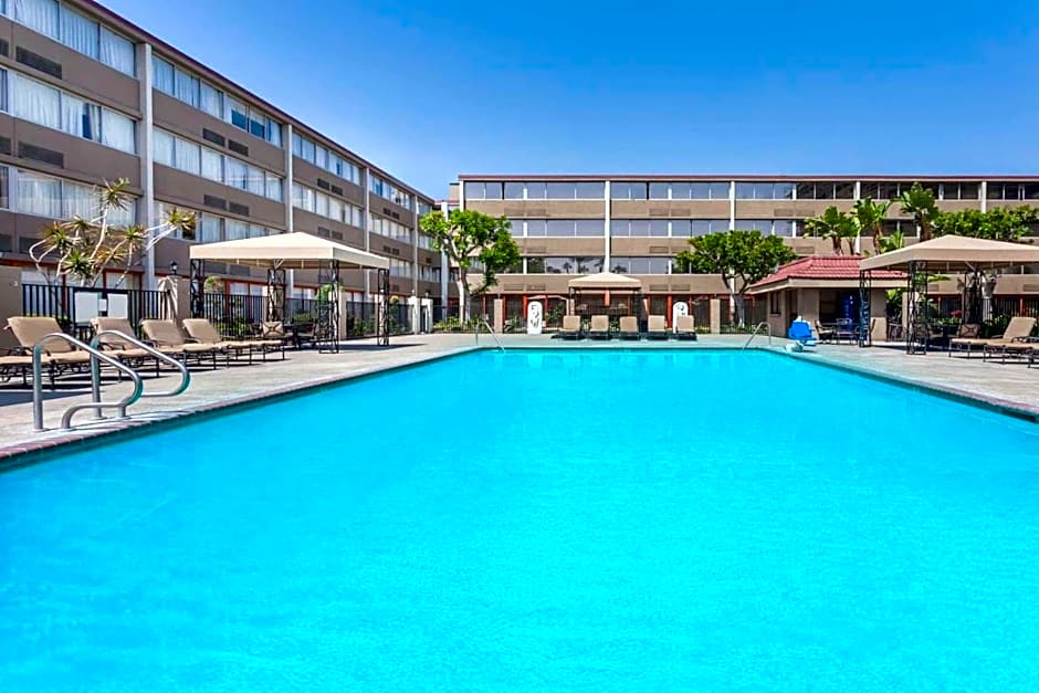 Howard Johnson Hotel&Conf Cntr by Wyndham Fullerton/Anaheim