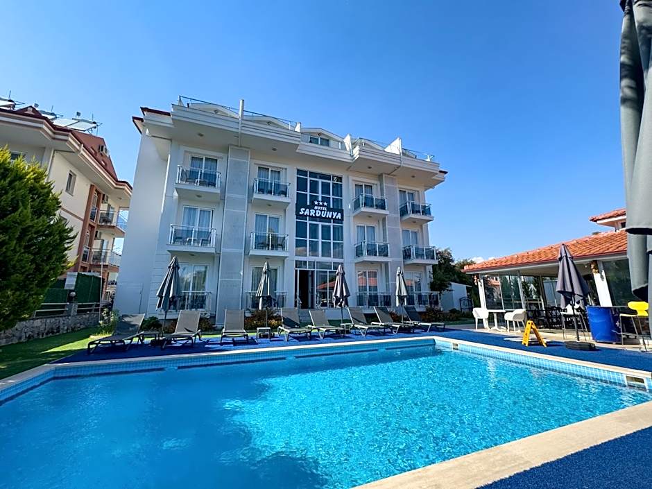 Photo 1 of 50 of Sardunya Hotel