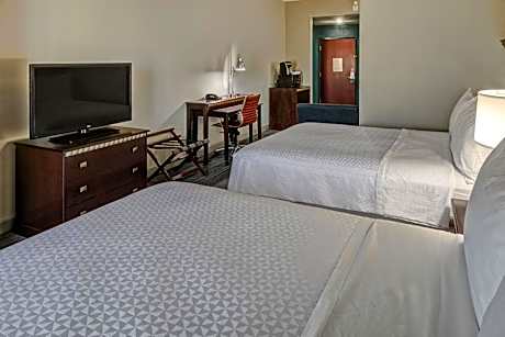 Studio with Two Queen Beds, Bathtub and Sofa Bed - Mobility Access/Hearing Accessible