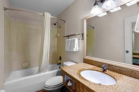 2 Queen Beds Suite Nonsmoking