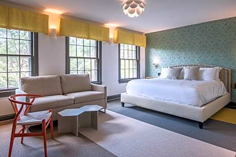 King Room with Spa Bath