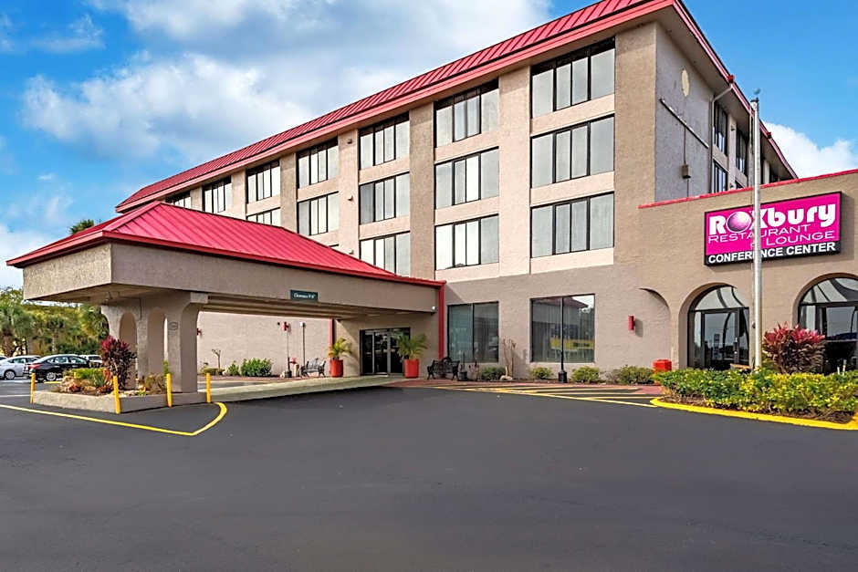 Lakeland Hotel
