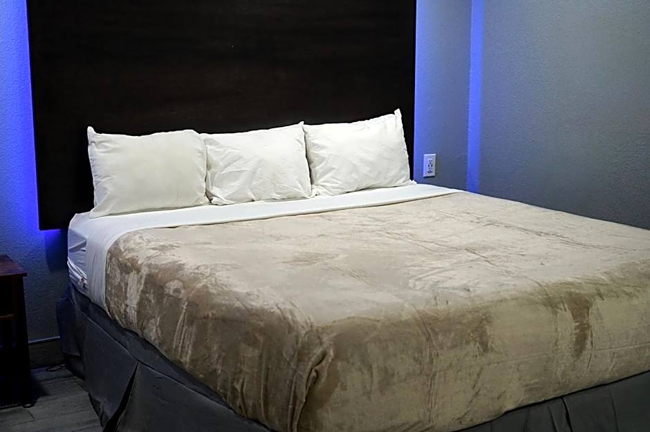 Celebration Suites At Old Town