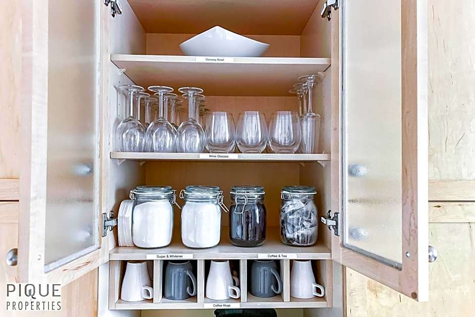 Nordic Spa Retreat - Hot Tub - King Bed- Firepit - BBQ!