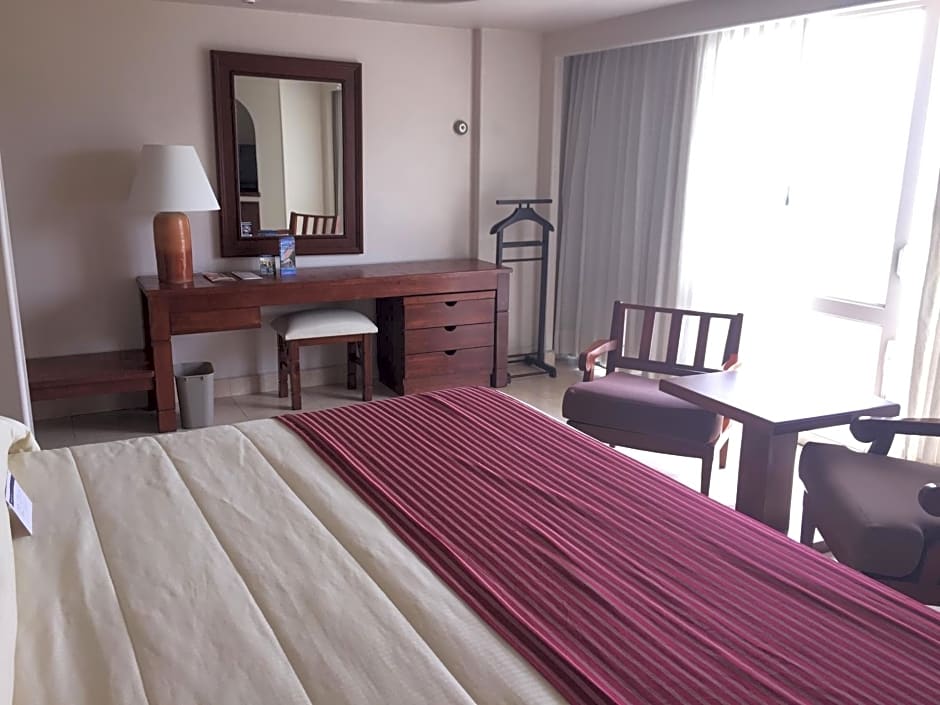 Hotel Fortin Plaza