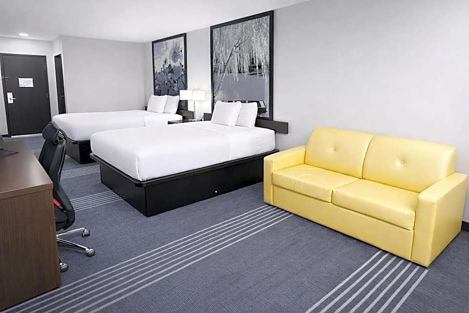 Super 8 by Wyndham Salina I-70