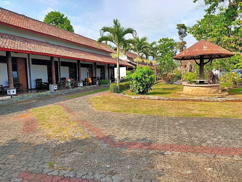 SPOT ON 2465 Hotel Raung View