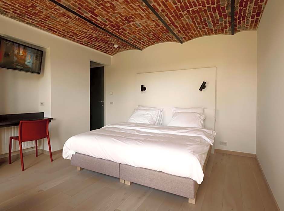 Photo 1 of 13 of Double Room