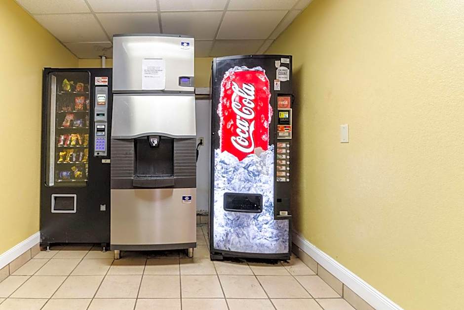 Rodeway Inn & Suites Jacksonville near Camp Lejeune