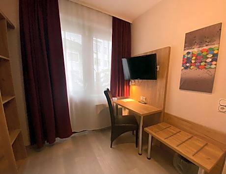 Single room-Standard-Ensuite with Shower-Balcony