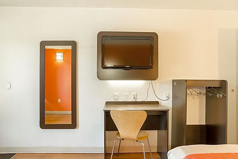 Motel 6-Little Rock, AR - West