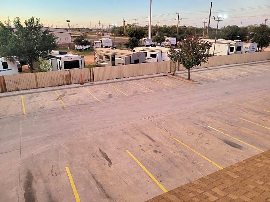 Cotulla Whitten Inn