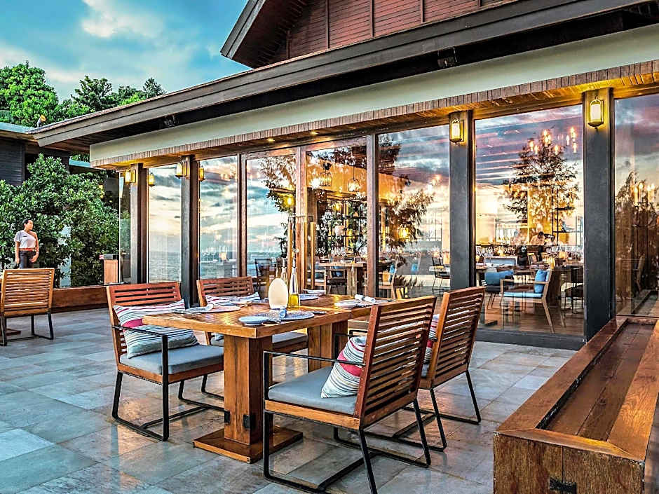 Pullman Phuket Arcadia Naithon Beach Resort