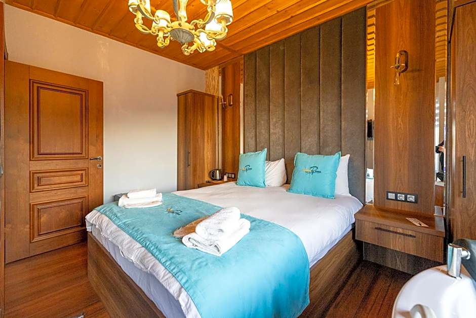 Poison Garden Suite & SPA