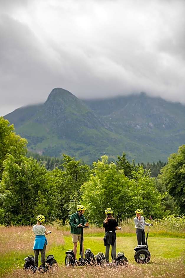 Woodlands House with Hot Tub
