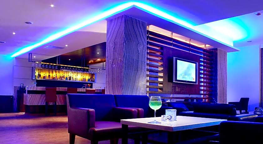 Hampshire Plaza Hotel