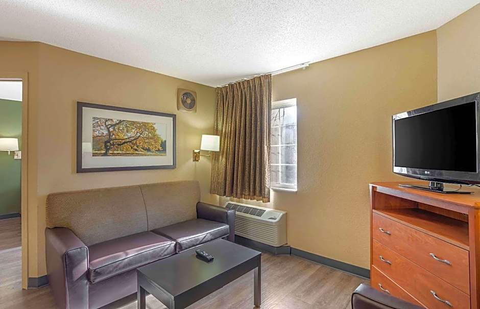 Hawthorn Extended Stay by Wyndham DFW Airport North