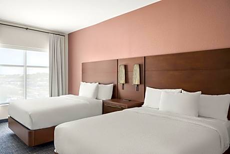 One-Bedroom Corner Queen Suite with Sofa Bed