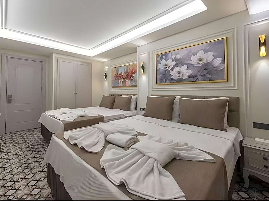 PERALUNA PREMIUM HOTEL