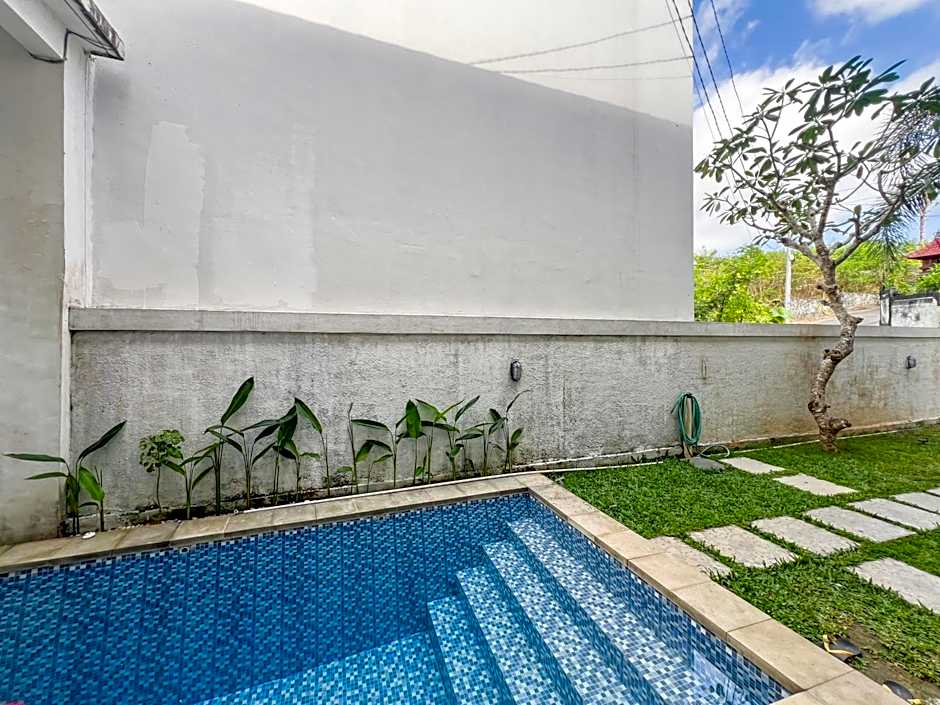 Kanha Homestay near Pantai Pandawa RedPartner