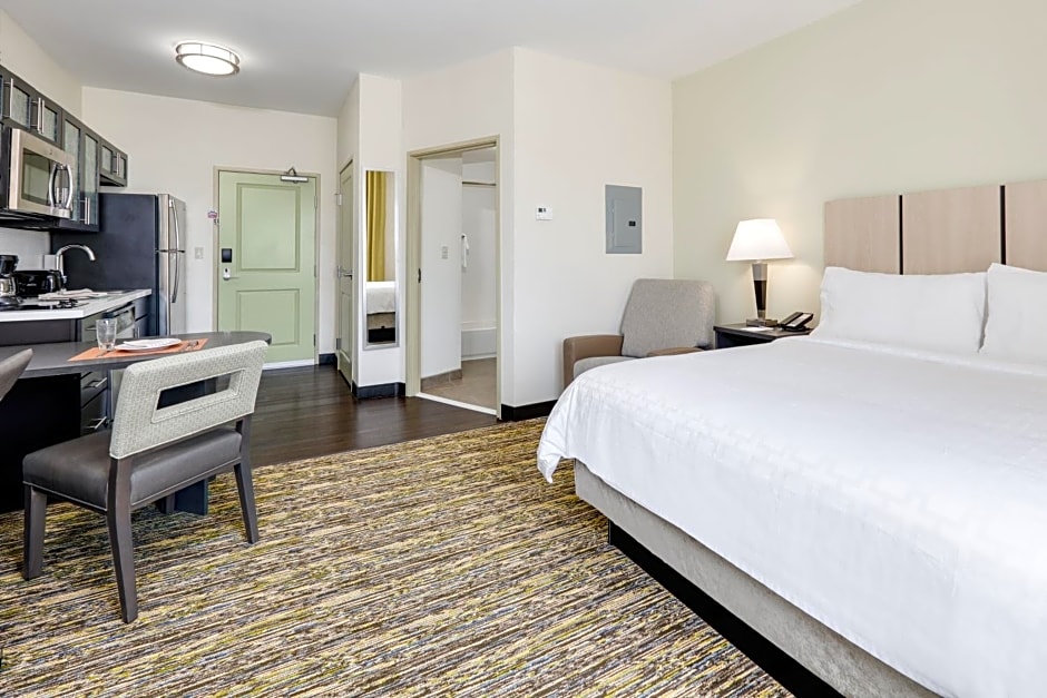 Candlewood Suites Dallas NW - Farmers Branch, an IHG Hotel