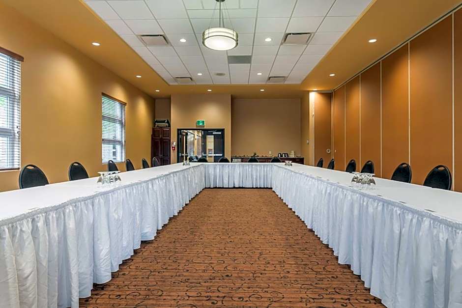 Best Western Plus Bathurst Hotel & Suites