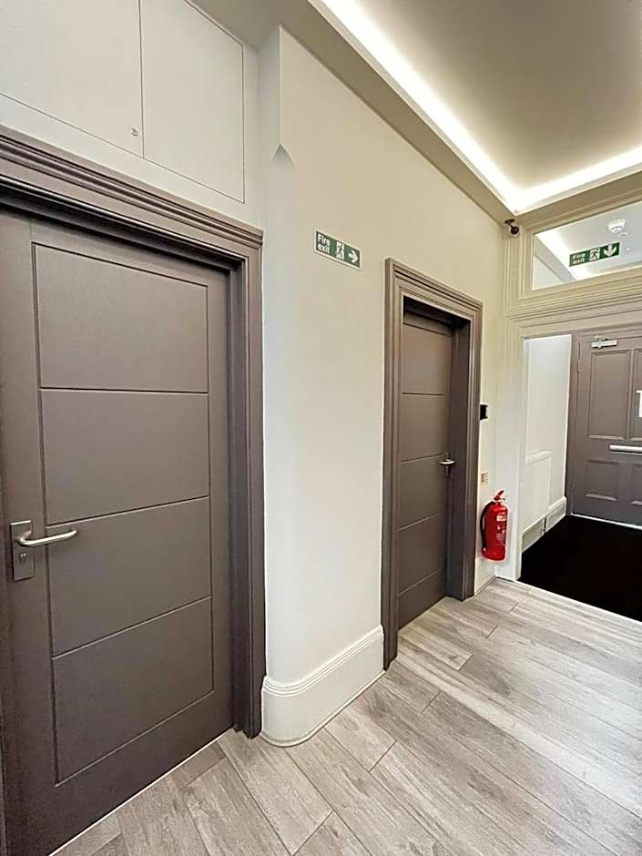 Apt 03 Beachside Beauty Central Studio Steps from Cafes