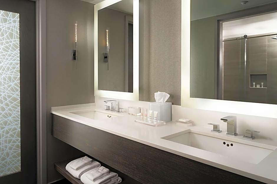 Warner Center Marriott Woodland Hills