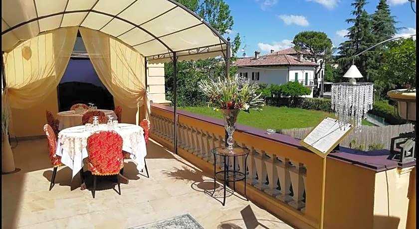 VILLA EVELINA CLUB 