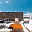 Cozy Studio Pool and Roof Lounge Beach 5 Blocks
