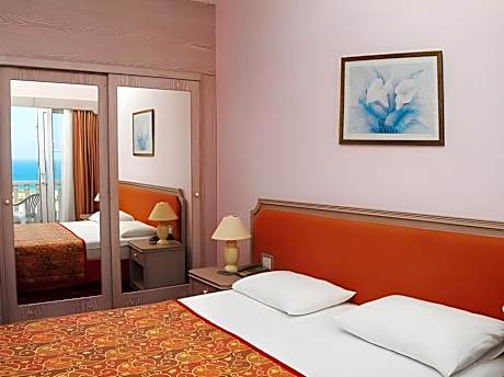 Royal Suite with King Bed