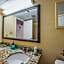 Oceanfront Views, Recently Renovated Kitchen,Pools