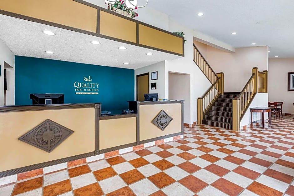 Quality Inn & Suites Bloomington University Area