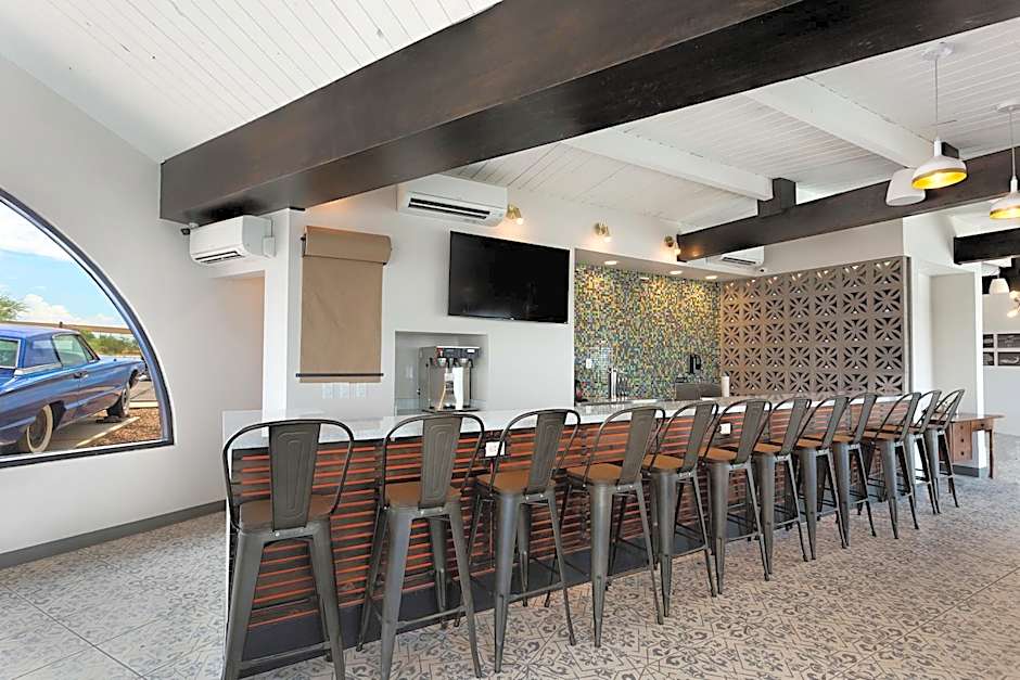 Hotel McCoy - Art, Coffee, Beer, Wine