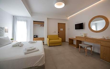 Family Suite with Side Sea View