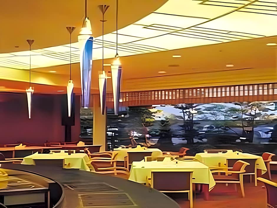 Cypress Garden Hotel