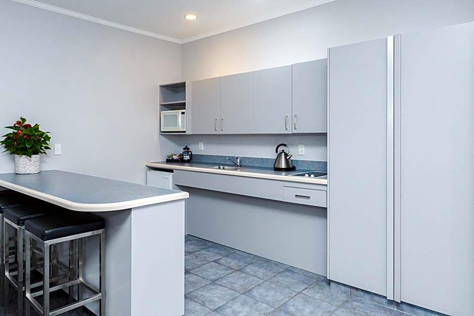 Aubyn Court Spa Motel