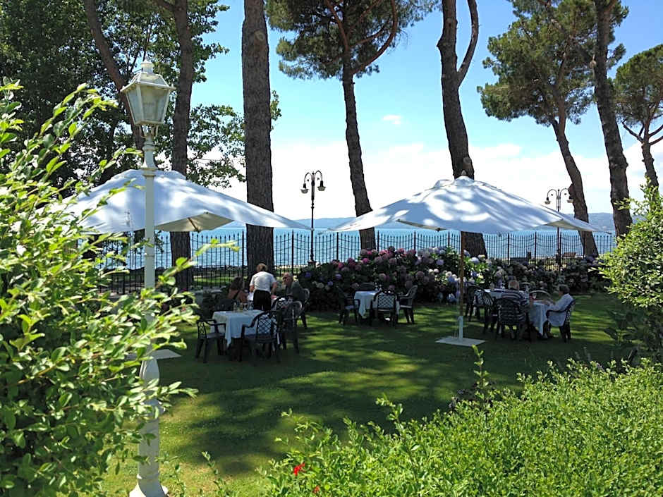 Hotel Holiday Sul Lago