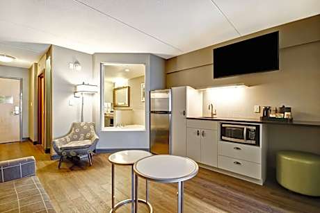 Whirlpool, 1 Bedroom Suite, 1 King, Sofa bed