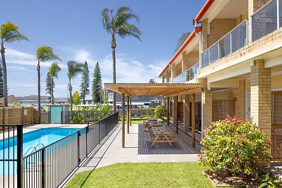 South Pacific Palms Motor Inn