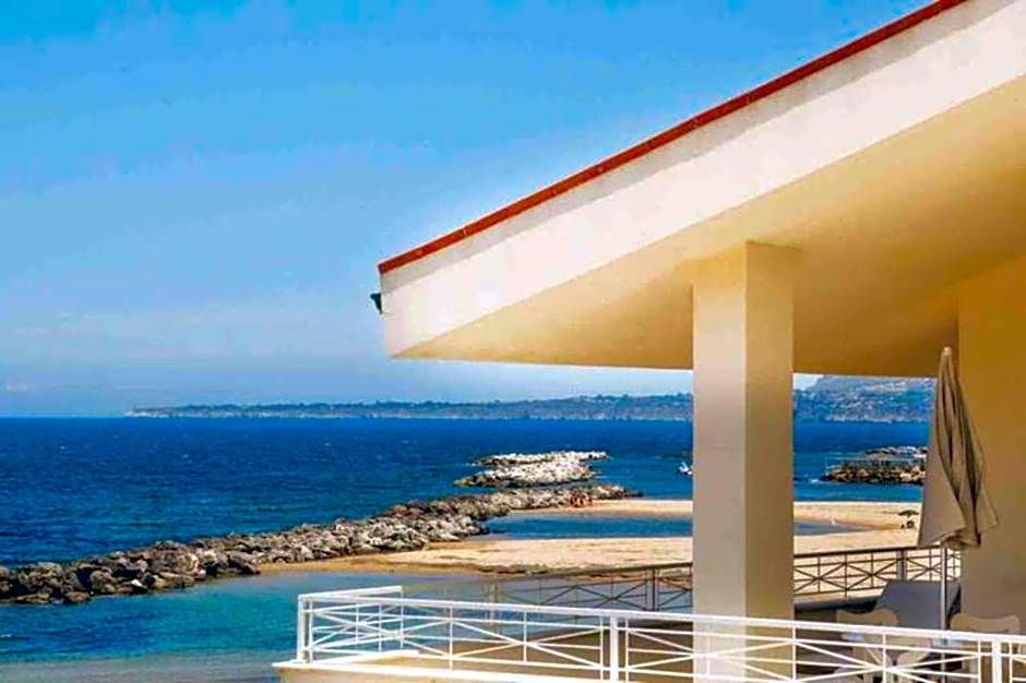 Amira Beach Villa by Le Dhome Sicily